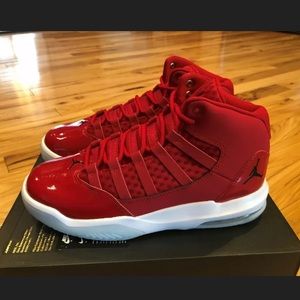 NWB! Nike Jordan Max Aura GS “Gym Red”